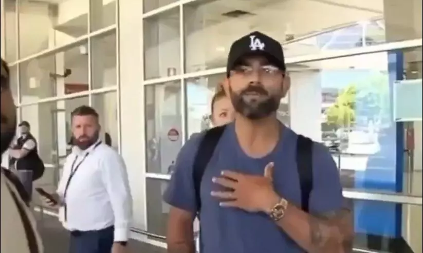 ‘എന്റെ അനുവാദമില്ലാതെ അത് വേണ്ട’; ആസ്ട്രേലിയൻ പാപ്പരാസികളോട് കയർത്ത് കോഹ്ലി -വിഡിയോ ‘എന്റെ അനുവാദമില്ലാതെ അത് വേണ്ട’; ആസ്ട്രേലിയൻ പാപ്പരാസികളോട് കയർത്ത് കോഹ്ലി -വിഡിയോ