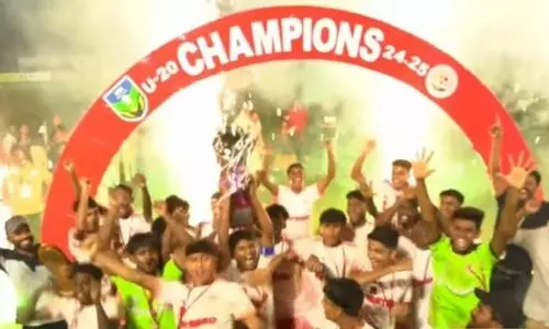 അണ്ടർ 20 ഫുട്ബാൾ: ഷൂട്ടൗട്ടിൽ മലപ്പുറത്തെ മലർത്തിയടിച്ച് വയനാട് ചാമ്പ്യന്മാർ അണ്ടർ 20 ഫുട്ബാൾ: ഷൂട്ടൗട്ടിൽ മലപ്പുറത്തെ മലർത്തിയടിച്ച് വയനാട് ചാമ്പ്യന്മാർ