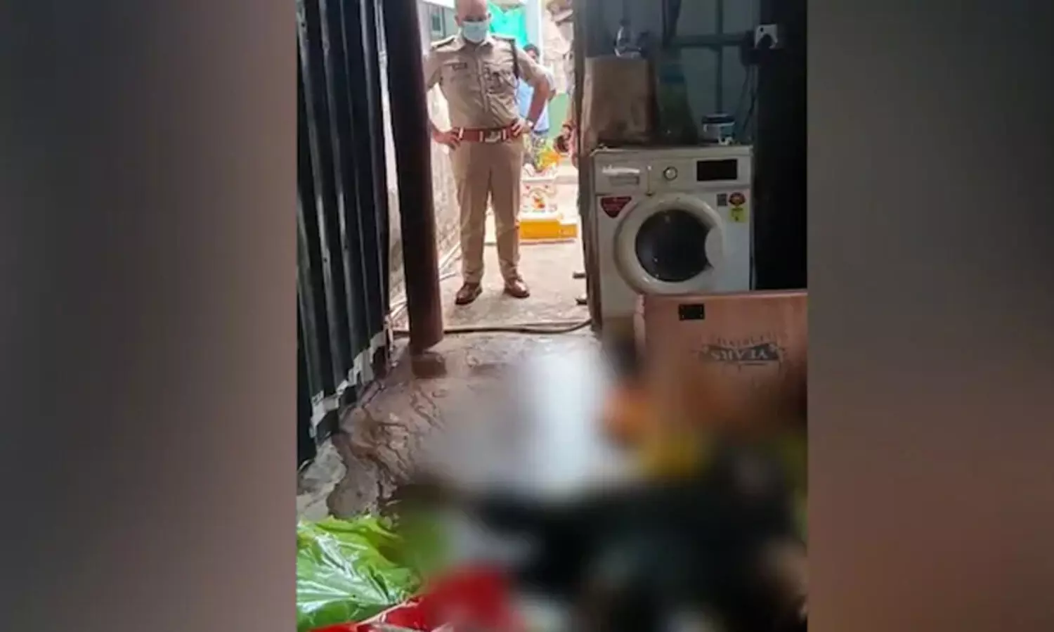 ആന്ധ്രയിൽ സ്ത്രീക്ക് പാഴ്സൽ കിട്ടയത് മൃതദേഹം കൂടാതെ 1.30 കോടി ആവശ്യപ്പെടുന്ന കത്തും