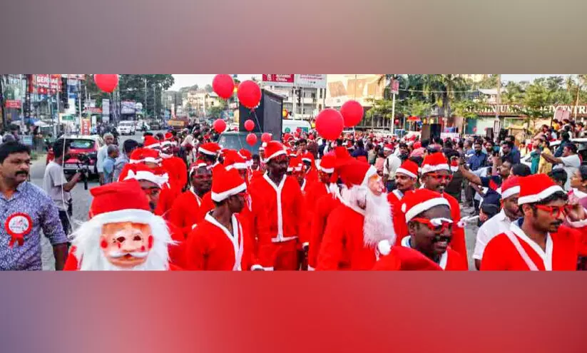 2500ലധികം ക്രിസ്മസ്​ പാപ്പമാർ; സാന്‍റാ ഹാർമണി 2024 വിസ്മയമായി