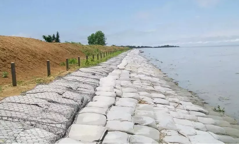 തീരസംരക്ഷണ പ്രവര്ത്തനങ്ങള്ക്ക് മേല്നോട്ടം വഹിക്കാന് ചീഫ് സെക്രട്ടറിയുടെ നേതൃത്വത്തില് സമിതി തീരസംരക്ഷണ പ്രവര്ത്തനങ്ങള്ക്ക് മേല്നോട്ടം വഹിക്കാന് ചീഫ് സെക്രട്ടറിയുടെ നേതൃത്വത്തില് സമിതി