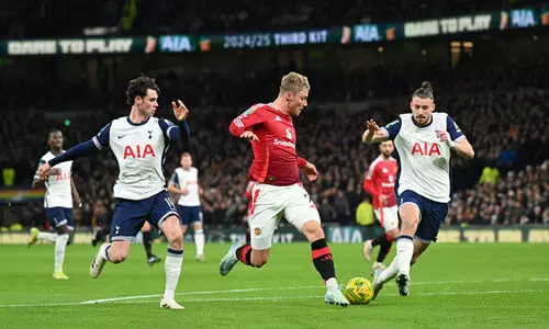 ആവേശപ്പോരിനൊടുവിൽ യുനൈറ്റഡ് വീണു; ടോട്ടൻഹാം കാരബാവോ കപ്പ് സെമിയിൽ