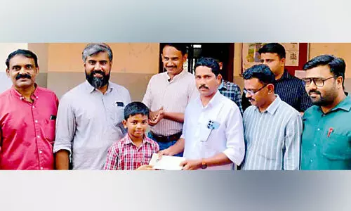 ഉമ്മ പഠിപ്പിച്ച പാഠം മറന്നില്ല; ഷോക്കേറ്റ കൂട്ടുകാരെ രക്ഷിച്ച ആഹ്ലാദത്തിൽ മുഹമ്മദ് സിദാൻ