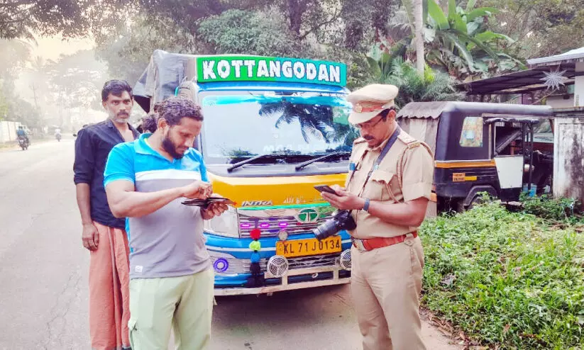 ബ്ലാ​ക്ക് സ്​​പോ​ട്ടു​ക​ളി​ൽ വാ​ഹ​ന പ​രി​ശോ​ധ​ന; 750 ഗ​താ​ഗ​ത നി​യ​മ ലം​ഘ​നം; 20 ല​ക്ഷം പി​ഴ