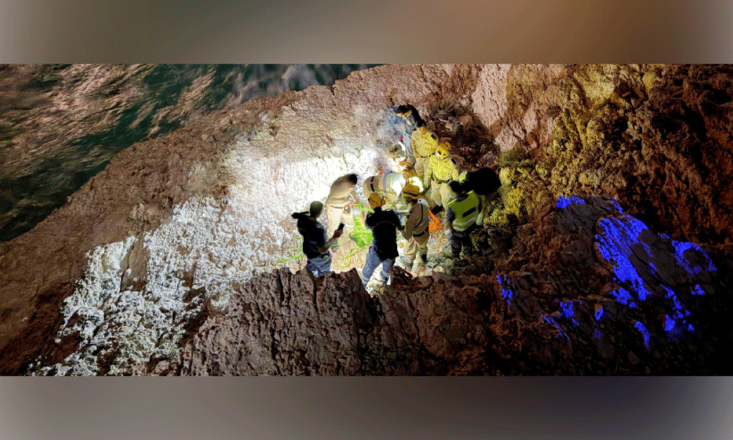 പാ​റ​ക്കെ​ട്ടി​ൽ​നി​ന്ന് വീ​ണ് പ​രി​ക്ക്