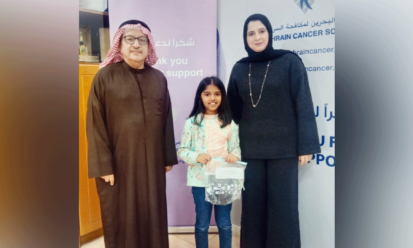 കാ​ൻ​സ​ർ രോ​ഗി​ക​ൾ​ക്ക് മു​ടി ദാ​നം ന​ൽ​കി ന​ക്ഷ​ത്ര സു​ധീ​ഷ്