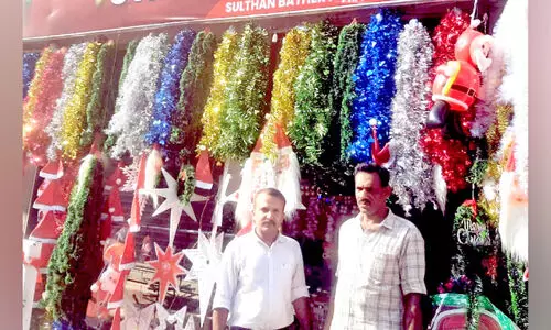 എൽ.ഇ.ഡി നക്ഷത്രങ്ങളാണ് താരം എൽ.ഇ.ഡി നക്ഷത്രങ്ങളാണ് താരം