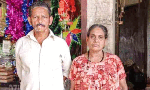 ടോ​മി​യും ഭാ​ര്യ​യും ക​ട​യി​ൽ