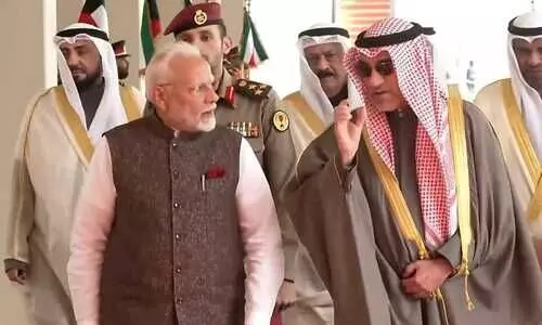 പ്രധാനമന്ത്രി നരേന്ദ്രമോദി കുവൈത്തിൽ; ഊഷ്മള സ്വീകരണം