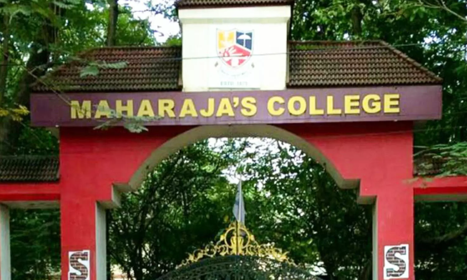 maharajas college