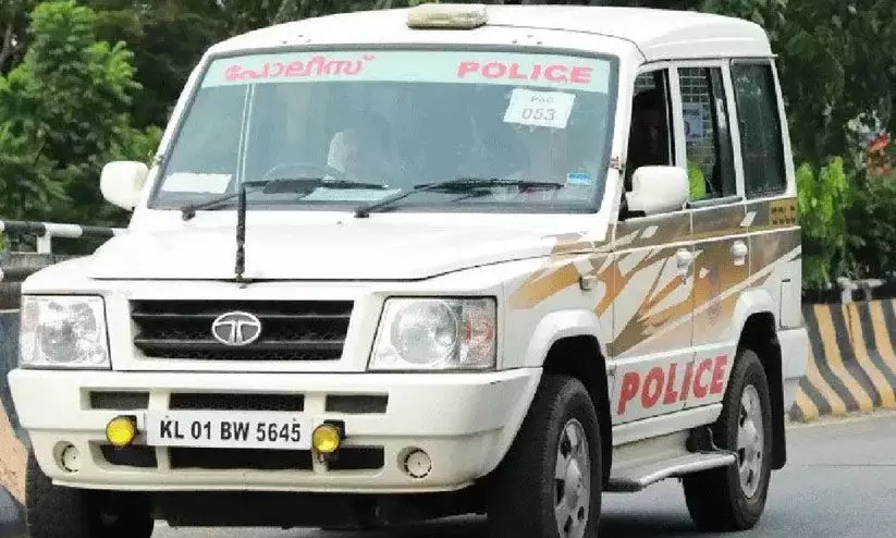 കുപ്രസിദ്ധ ഗുണ്ട ഷംനാദിനെ നേപ്പാൾ അതിർത്തിയിൽ നിന്ന് അറസ്റ്റ് ചെയ്തു കുപ്രസിദ്ധ ഗുണ്ട ഷംനാദിനെ നേപ്പാൾ അതിർത്തിയിൽ നിന്ന് അറസ്റ്റ് ചെയ്തു