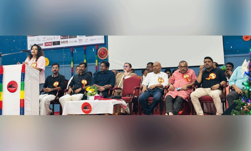 ശ​ക്തി തി​യ​റ്റേ​ഴ്സ് കു​ടും​ബ​സം​ഗ​മം