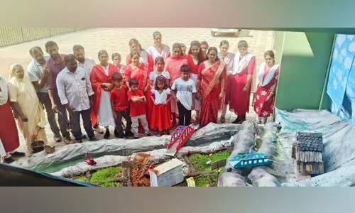 ഉരുൾ ദുരന്തത്തിന്റെ ഓർമയിൽ പുൽക്കൂട് ഉരുൾ ദുരന്തത്തിന്റെ ഓർമയിൽ പുൽക്കൂട്