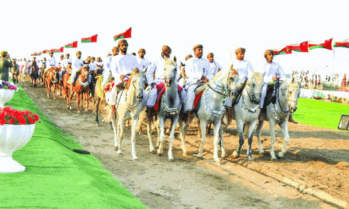 ആവേശം വിതറി പരമ്പരാഗത കുതിരയോട്ടം ആവേശം വിതറി പരമ്പരാഗത കുതിരയോട്ടം