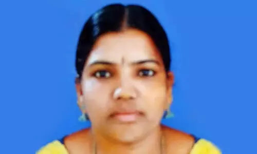 കുടിവെള്ളം ശേഖരിക്കാൻ പോയ വീട്ടമ്മ വള്ളം മറിഞ്ഞ് മരിച്ചു