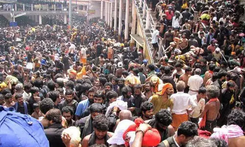 ശബരിമല മണ്ഡല പൂജ: 25, 26 തീയതികളിൽ നിയന്ത്രണങ്ങൾ ഏർപ്പെടുത്തിയെന്ന് കലക്ടർ