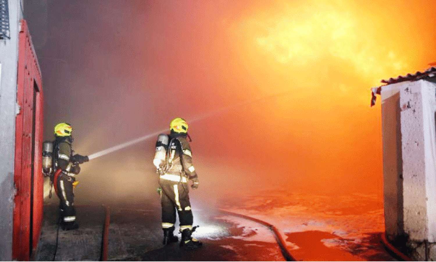 ന​യി​മി​ലെ വെ​യ​ർ ഹൗ​സി​ൽ തീ​പി​ടി​ത്തം; ഒ​മ്പ​തു​പേ​രെ ര​ക്ഷ​പ്പെ​ടു​ത്തി