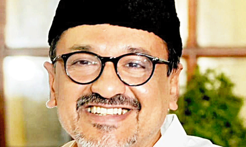 പാ​ണ​ക്കാ​ട്  സാ​ദി​ഖ​ലി ശി​ഹാ​ബ് ത​ങ്ങ​ൾ