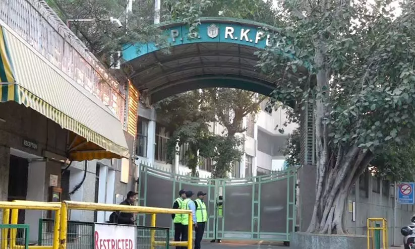 അടിക്കടിയുള്ള വ്യാജ ബോംബ് ഭീഷണി; പ്രതിസന്ധി നേരിടാൻ സ്കൂൾ അധ്യാപകരെ പരിശീലിപ്പിക്കാൻ ഡൽഹി