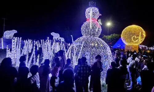 പുതുവത്സരാഘോഷം; മിന്നിത്തിളങ്ങി മാനാഞ്ചിറ