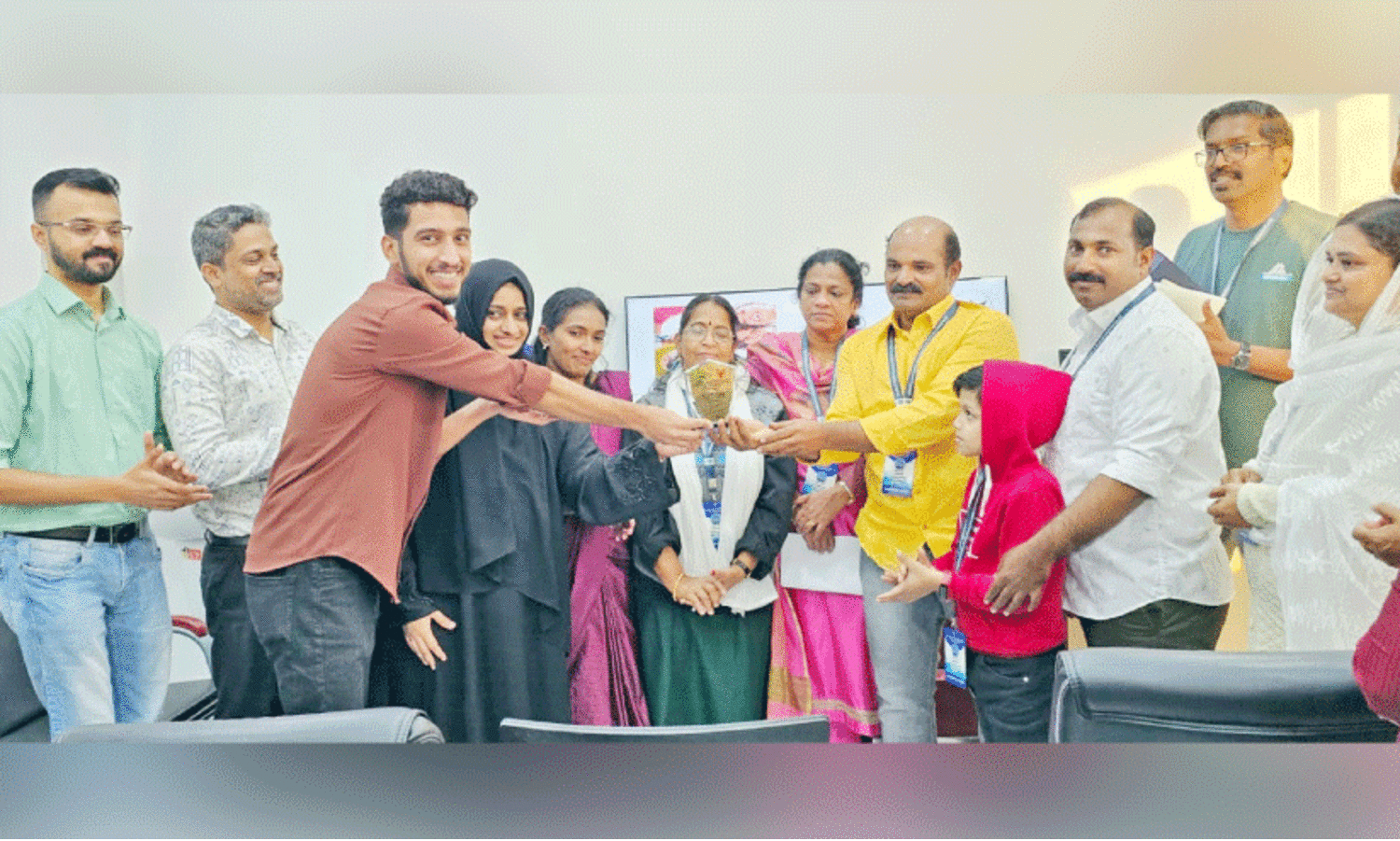 പ​ത്തേ​മാ​രി സൗ​ജ​ന്യ ഡെ​ന്റ​ൽ ക്യാ​മ്പ് സം​ഘ​ടി​പ്പി​ച്ചു