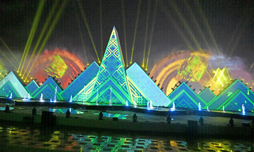 ആഘോഷ വാതിലുകൾ തുറന്നു; ഇനി 30 സുന്ദരരാവുകൾ ആഘോഷ വാതിലുകൾ തുറന്നു; ഇനി 30 സുന്ദരരാവുകൾ