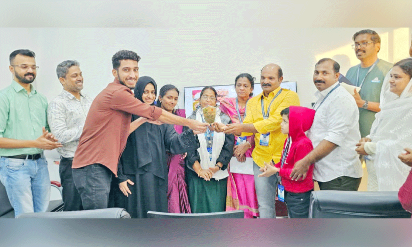 പത്തേമാരി സൗജന്യ ഡെന്റൽ ക്യാമ്പ് സംഘടിപ്പിച്ചു പത്തേമാരി സൗജന്യ ഡെന്റൽ ക്യാമ്പ് സംഘടിപ്പിച്ചു