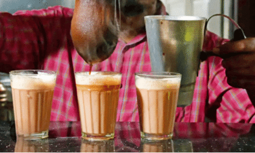 ത​ണു​പ്പ് കൂ​ടി​യ​തോ​ടെ അ​ടി​ച്ചാ​യ ​പ്രി​യം വ​ർ​ധി​ച്ചു