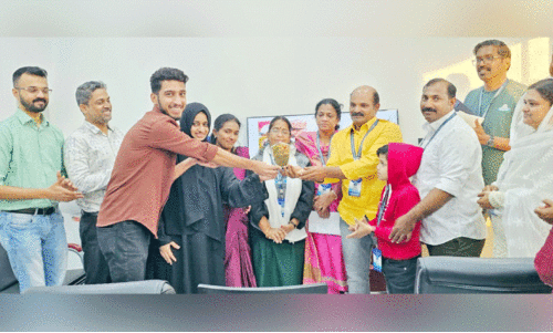 പ​ത്തേ​മാ​രി സൗ​ജ​ന്യ ഡെ​ന്റ​ൽ ക്യാ​മ്പ് സം​ഘ​ടി​പ്പി​ച്ചു