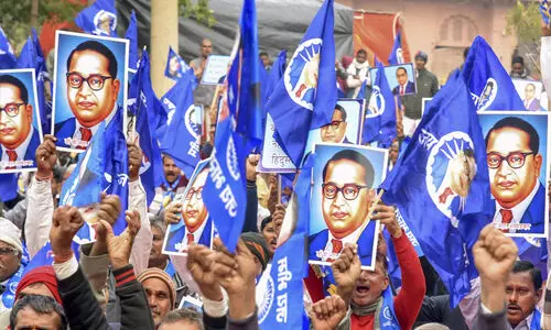 അംബേദ്കർക്കെതിരായ അമിത് ഷായുടെ പരാമർശം; പ്രതിഷേധിച്ച കോൺഗ്രസ് അംഗങ്ങളെ കസ്റ്റഡിയിലെടുത്ത് റായ്പൂർ പൊലീസ്