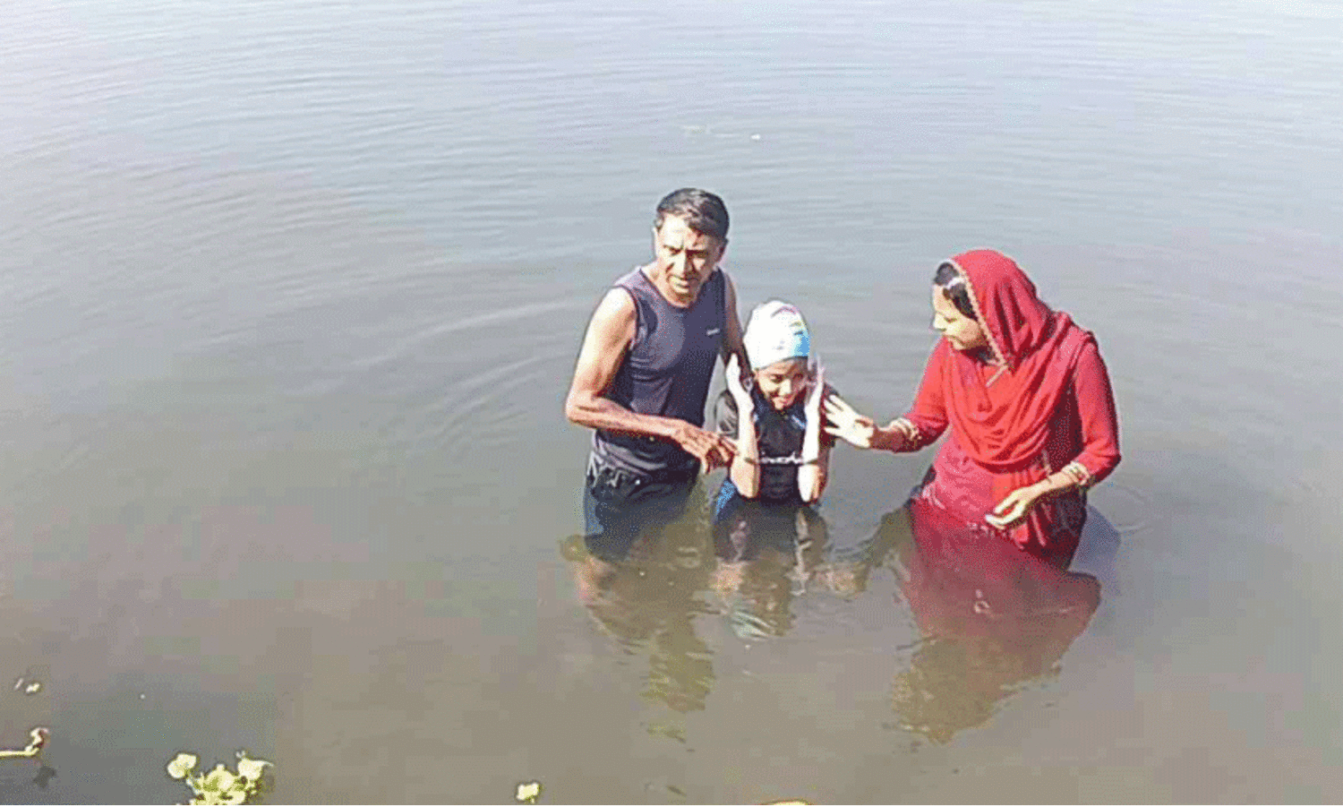 റെക്കോഡിലേക്ക്​ നീന്തിക്കയറി നാലാം ക്ലാസ്​ വിദ്യാർഥിനി
