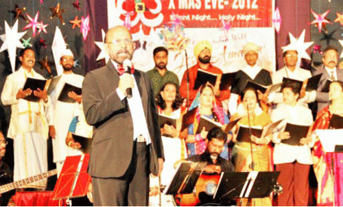 ലാ​ത്തി​രി പൂ​ത്തി​രി പു​ഞ്ചി​രി​ച്ചെ​പ്പോ ക​മ്പി​ത്തി​രി മ​ത്താ​പ്പോ…