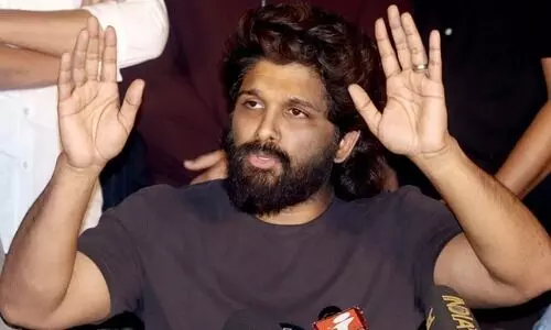 അല്ലു അർജുനും പുഷ്പ 2 നിർമാതാക്കളും രേവതിയുടെ കുടുംബത്തിന് രണ്ടു കോടി നൽകും