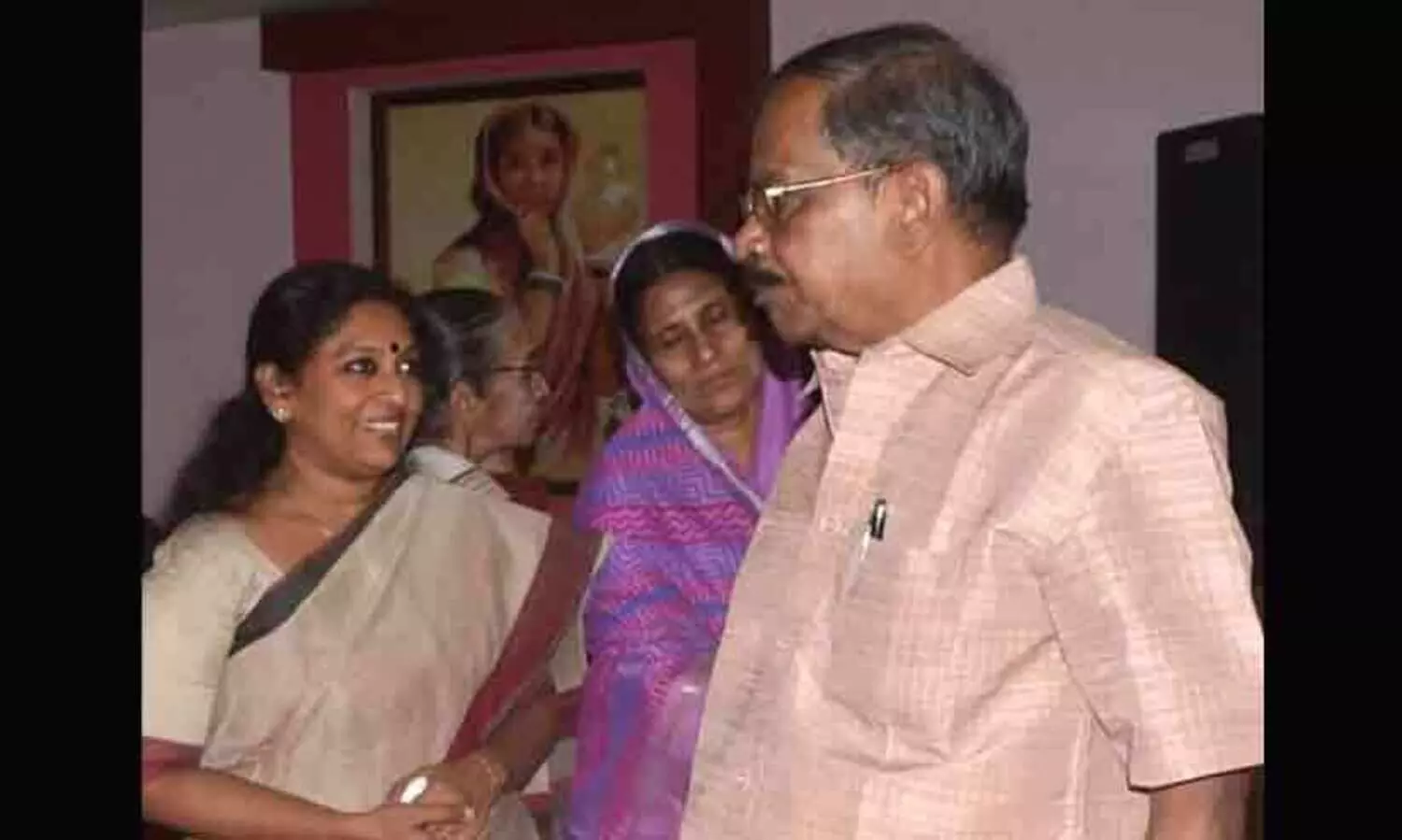 എം.ടി എന്ന രണ്ടക്ഷരം മാത്രം മതി ഒരു പുസ്തകം വായിക്കാനും സിനിമ കാണാനും- കെ.ആർ മീര