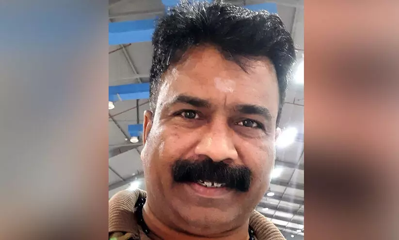 പ്രവാസികലാകാരൻ വസന്തൻ പൊന്നാനി നാട്ടിൽ നിര്യാതനായി പ്രവാസികലാകാരൻ വസന്തൻ പൊന്നാനി നാട്ടിൽ നിര്യാതനായി