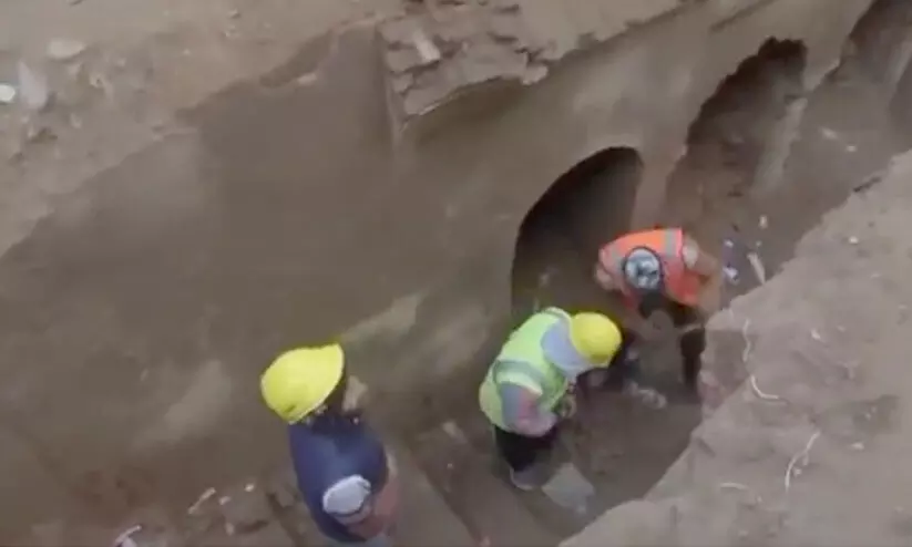 ശാഹി മസ്ജിദിന് സമീപത്തെ ‘മൃത്യു കൂപി’ൽ’ ഖനനം ശാഹി മസ്ജിദിന് സമീപത്തെ ‘മൃത്യു കൂപി’ൽ’ ഖനനം