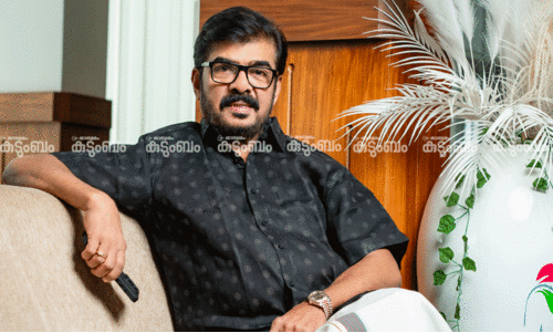 ‘‘സ്ത്രീ സുരക്ഷയുള്ള ഇടമാണ് സിനിമ... നായകനാകുന്നത് ഭാഗ്യമാണെന്ന് തോന്നുന്നില്ല’’ -സിനിമ, ജീവിത വിശേഷങ്ങളുമായി വിജയരാഘവൻ ‘‘സ്ത്രീ സുരക്ഷയുള്ള ഇടമാണ് സിനിമ... നായകനാകുന്നത് ഭാഗ്യമാണെന്ന് തോന്നുന്നില്ല’’ -സിനിമ, ജീവിത വിശേഷങ്ങളുമായി വിജയരാഘവൻ