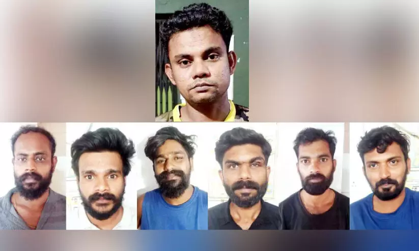 സ്വർണം മോഷ്ടിച്ചതിന്റെ വൈരാഗ്യം; യുവാവിനെ ചവിട്ടിക്കൊന്നു; ആ​റു​പേ​ർ അ​റ​സ്റ്റി​ൽ