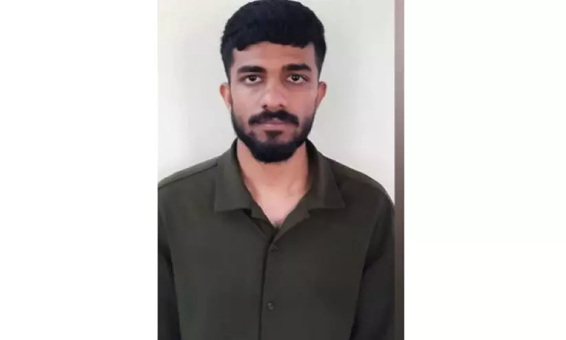 മലയാളി യുവാവ് 1.71 കോടിയുടെ സൈബർ തട്ടിപ്പ് കേസിൽ അറസ്റ്റിൽ മലയാളി യുവാവ് 1.71 കോടിയുടെ സൈബർ തട്ടിപ്പ് കേസിൽ അറസ്റ്റിൽ