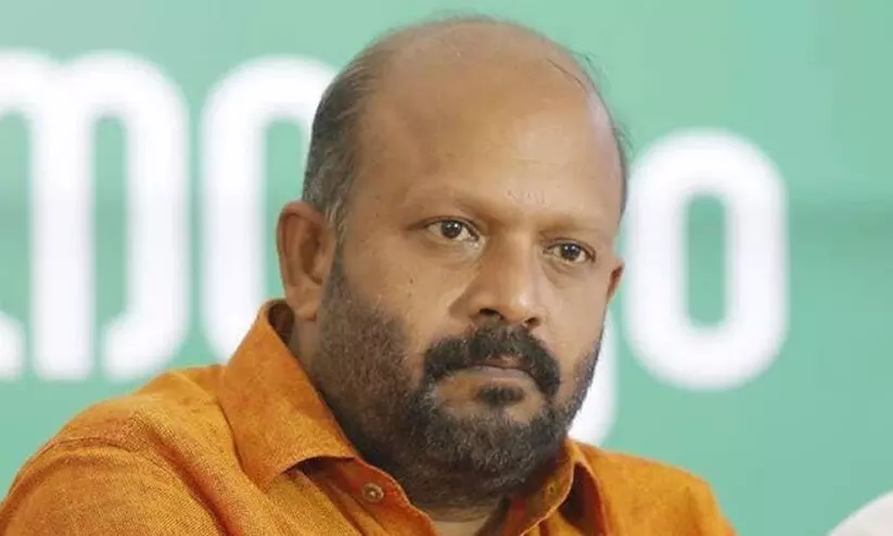 ചോറ് ഇവിടെയും കൂറ് അവിടെയുമാണ് മേയർക്ക്, എൽ.ഡി.എഫിന്റെ ഈ അഡ്ജസ്റ്റ്െമന്റിനോട് യോജിക്കാനാകില്ല; തുറന്നടിച്ച് വി.എസ് സുനിൽകുമാർ