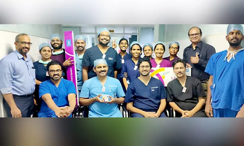 ഹൃ​ദ​യം തു​റ​ക്കാ​തെ വാ​ല്‍വ് മാ​റ്റി​വെച്ച് തൃ​ശൂ​ര്‍ മെ​ഡി​ക്ക​ല്‍ കോ​ള​ജ്