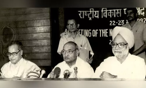 മറക്കാനാകില്ല, കൈകൂപ്പിയുള്ള യാത്രയാക്കൽ