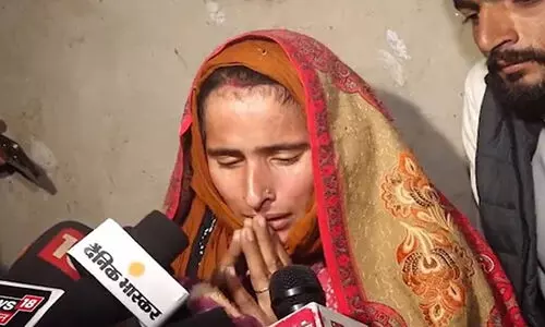 ‘ഇതൊരു കലക്ടറുടെ മകൾ ആയിരുന്നെങ്കിലോ?’;   ആറു ദിവസമായി കുഴൽക്കിണറിൽ കുടുങ്ങിയ   മൂന്നു വയസുകാരിയുടെ അമ്മ ചോദിക്കുന്നു