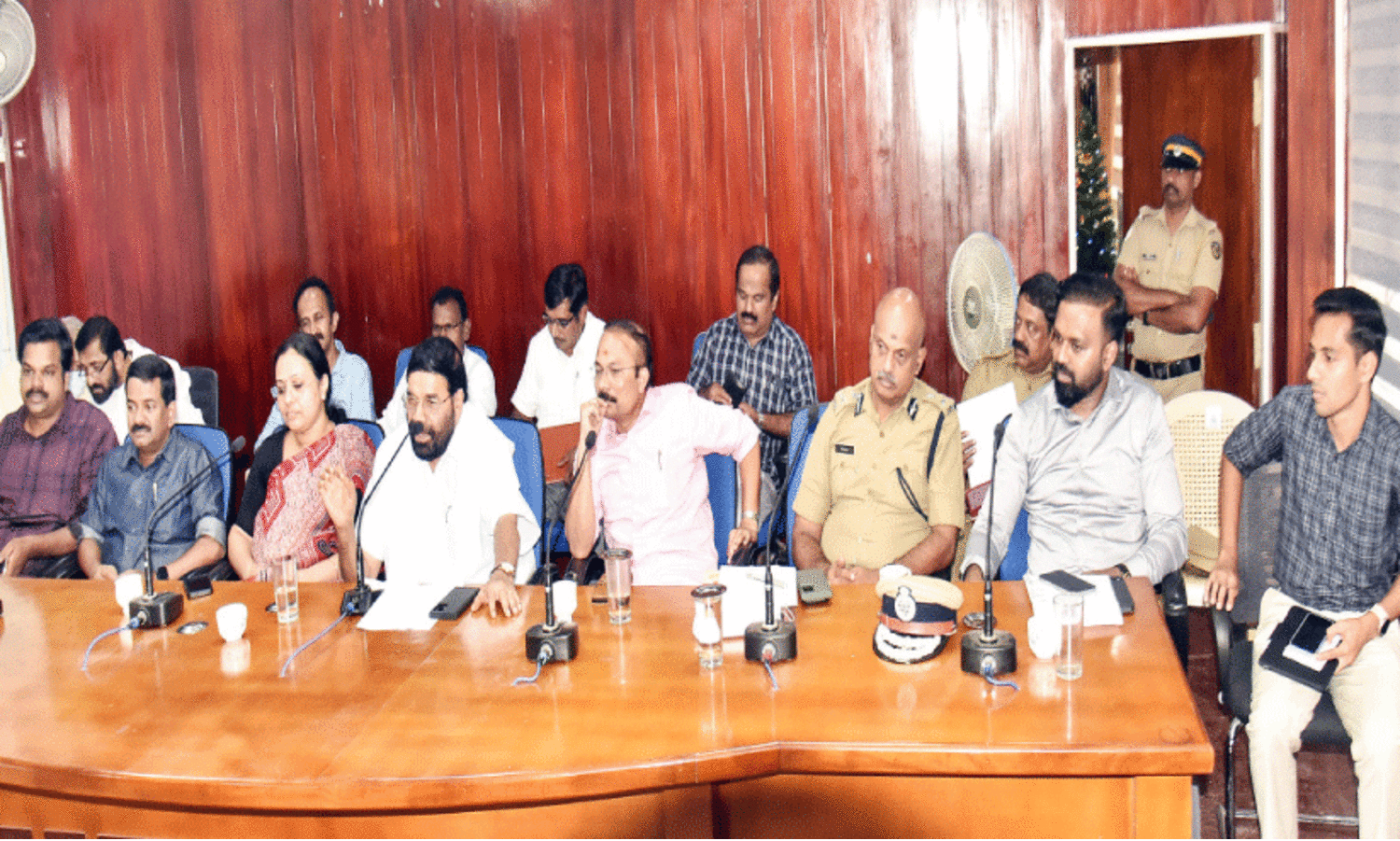 ശ​ബ​രി​മ​ല: മ​ക​ര​വി​ള​ക്കി​ന് കു​റ്റ​മ​റ്റ ക്ര​മീ​ക​ര​ണ​ങ്ങ​ള്‍ -മ​ന്ത്രി വി.​എ​ന്‍. വാ​സ​വ​ന്‍