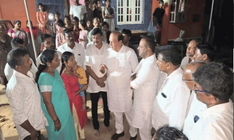 അ​നൂ​പി​ന്റെ വി​ധ​വ​ക്ക് സ​ർ​ക്കാ​ർ ജോ​ലി ആ​വ​ശ്യ​വു​മാ​യി നാ​ട്ടു​കാ​ർ