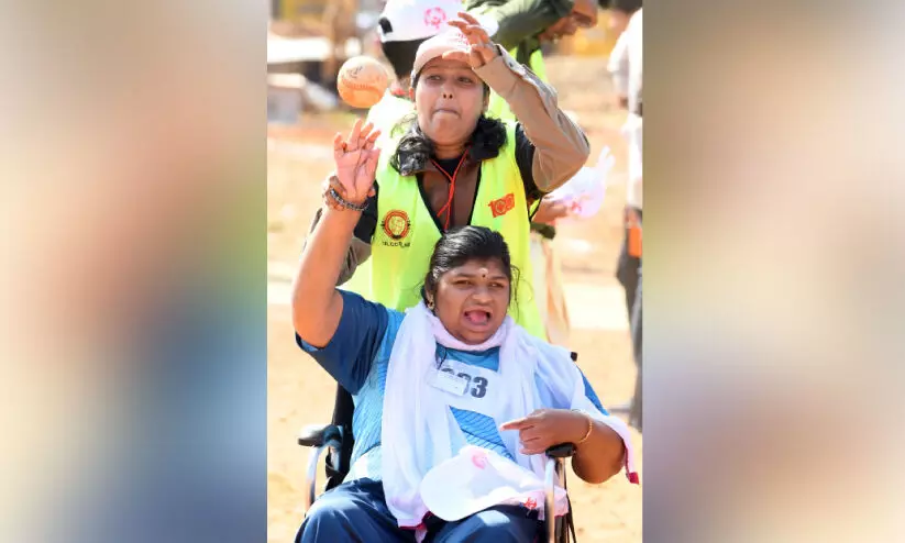 കാണുക, ഈ അനുകമ്പക്കാഴ്ചകൾ