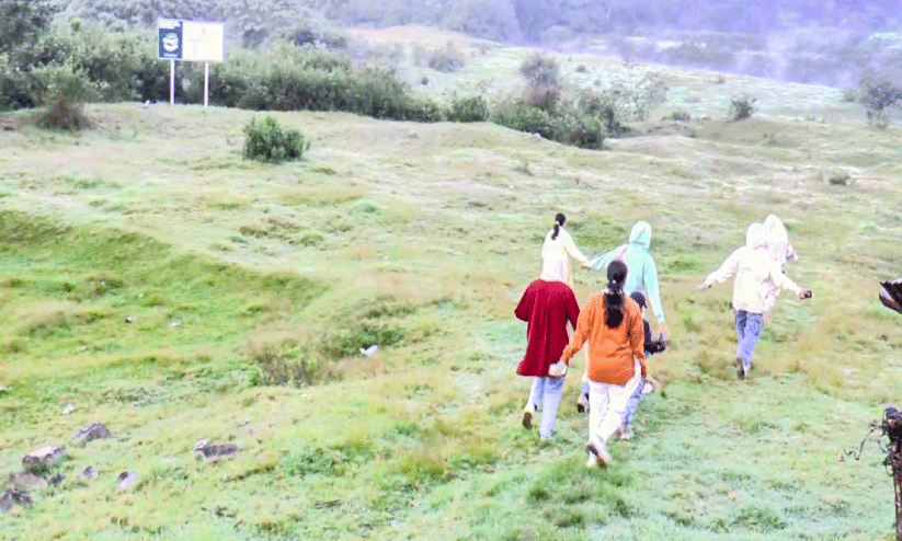 ക്രിസ്മസ്​ അവധിയാഘോഷം; സഞ്ചാരികൾ നിറഞ്ഞ്​ ഇടുക്കി