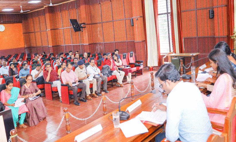 ഇ​ടു​ക്കി ജില്ല വികസന സമിതി യോഗം; ഏലം കർഷകർക്കുണ്ടായത്​ 10.93 കോടിയുടെ നാശം