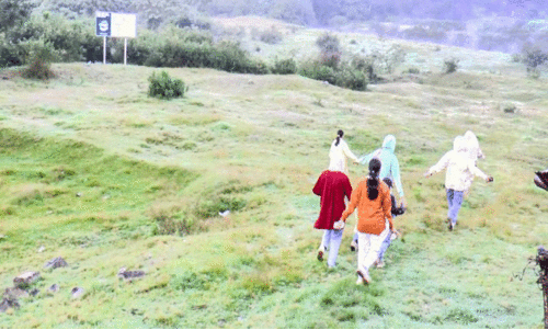 ക്രിസ്മസ് അവധിയാഘോഷം; സഞ്ചാരികൾ നിറഞ്ഞ് ഇടുക്കി ക്രിസ്മസ് അവധിയാഘോഷം; സഞ്ചാരികൾ നിറഞ്ഞ് ഇടുക്കി