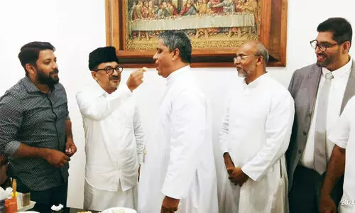 Panakkad Sadikali Thangal, Archbishop Joseph Pamplany